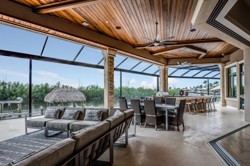 Deck Enclosure Construction in Dallas, TX